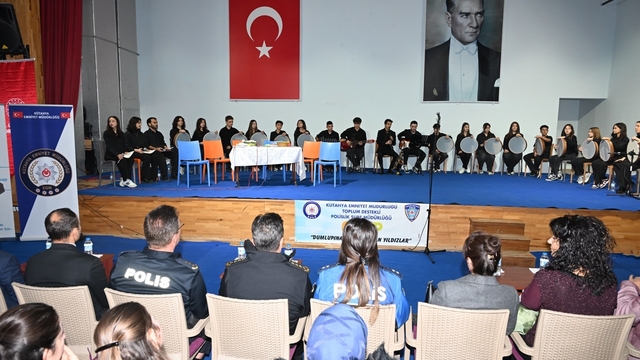 Kütahya'da parlayan yıldızlar sahne aldı