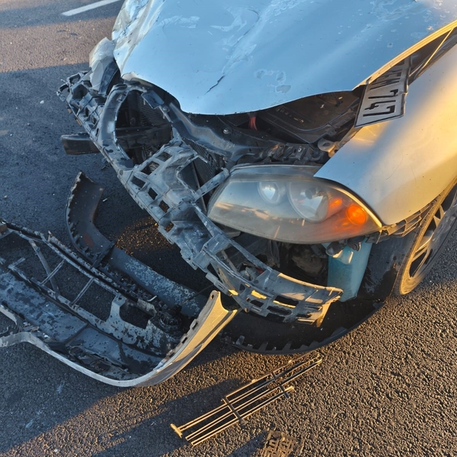 Otomobil ile kamyonet çarpıştı: 5 yaralı