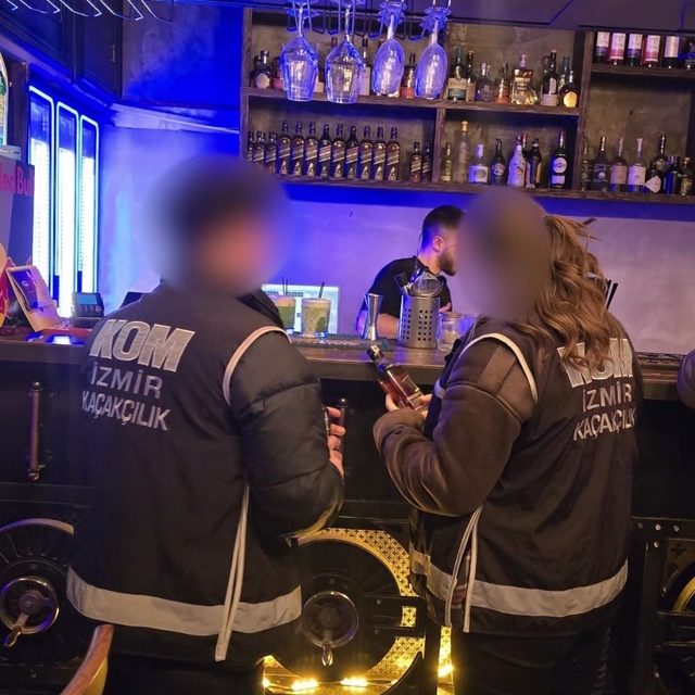 İzmir'de sahte içki operasyonu: 2 tutuklama