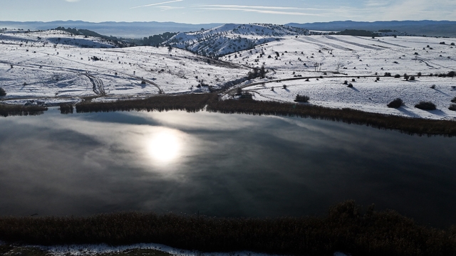 Kar ve güneş kartpostallık görüntüler oluşturdu