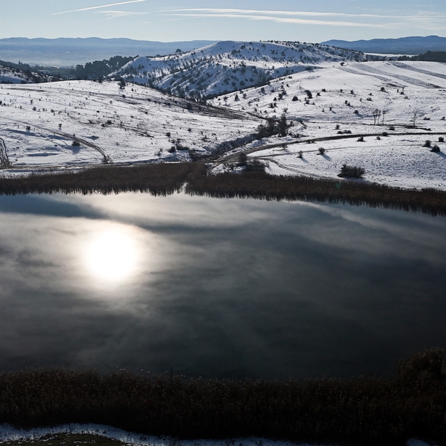 Kar ve güneş kartpostallık görüntüler oluşturdu
