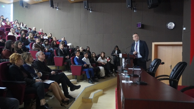 Aigai ve Sardes antik kentleri seminerde anlatıldı