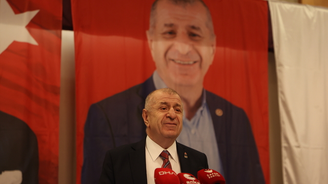 Zafer Partisi Genel Başkanı Özdağ, Antalya'da basın toplantısı düzenledi