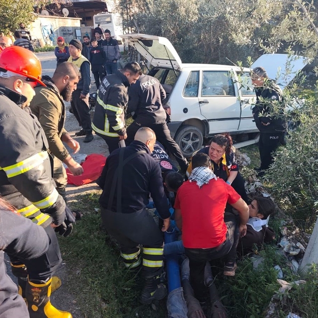 Erzin'de trafik kazası:  3 yaralı