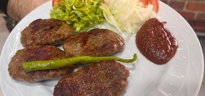 Hayrabolu'dan Avrupa sofralarına uzanan lezzet: 43 yıllık tescilli Çerkezmüsellim pabuç köftesi