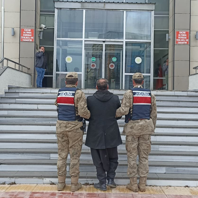 Bitlis'te 2 kaçak göçmen yakalandı, organizatör tutuklandı