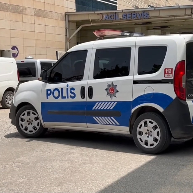 Siirt'te 2 çocuk annesi, evinde bıçaklanmış halde ölü bulundu