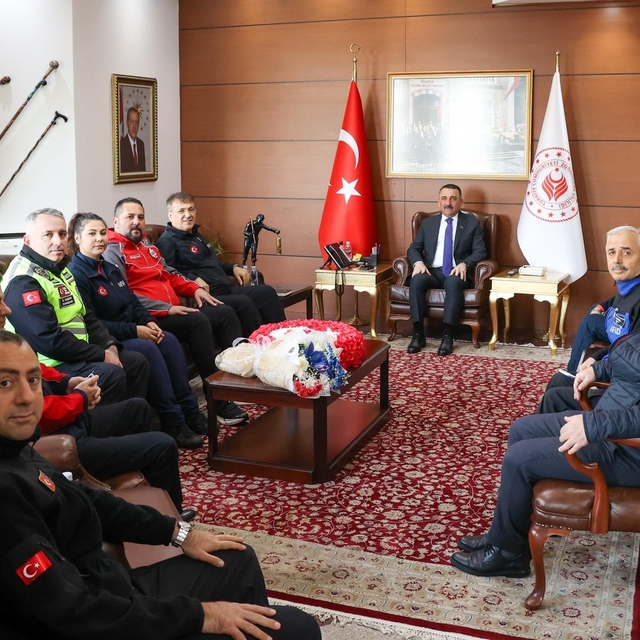 Vali Hacıbektaşoğlu, AFAD'ın 16. kuruluş yıl dönümünde kurum temsilcilerini...