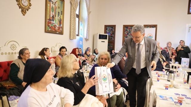 Başkan Kurnaz'dan yaş almışlara vefa: "Her biri ayrı ayrı kıymetli"