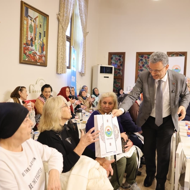 Başkan Kurnaz'dan yaş almışlara vefa: "Her biri ayrı ayrı kıymetli"