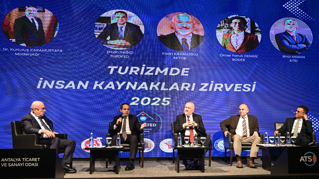 "Turizmde İnsan Kaynakları Zirvesi" Antalya'da düzenlendi