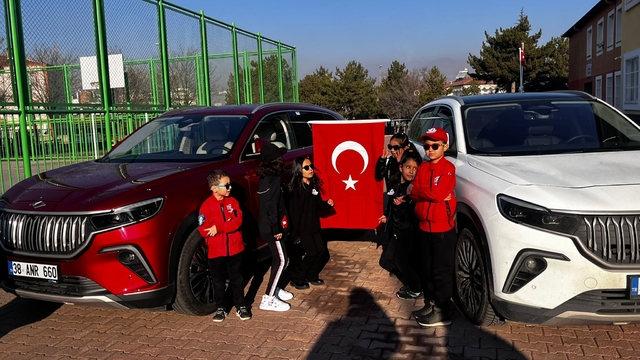 İncesu'da öğrencilere Türkiye'nin yerli otomobili Togg tanıtıldı