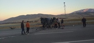 Malatya'da otomobille minibüsün çarpıştığı kazada 2 kişi yaralandı