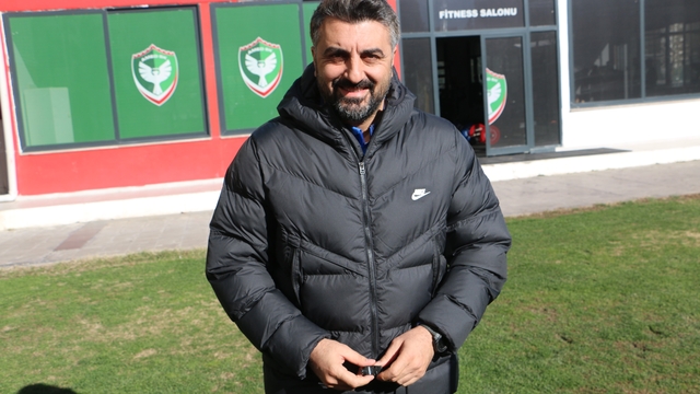 Sinan Kaloğlu: "Tüm çalışmalarımızı galibiyet üzerine kurduk"
Amed Sportif Faaliyetler Teknik Direktörü Sinan Kaloğlu:
"İnşallah yakaladığımız bu yükselişi sürdürürüz"
"Diagne ile konuştuk ve bizim açımızdan konu kapanmıştır"