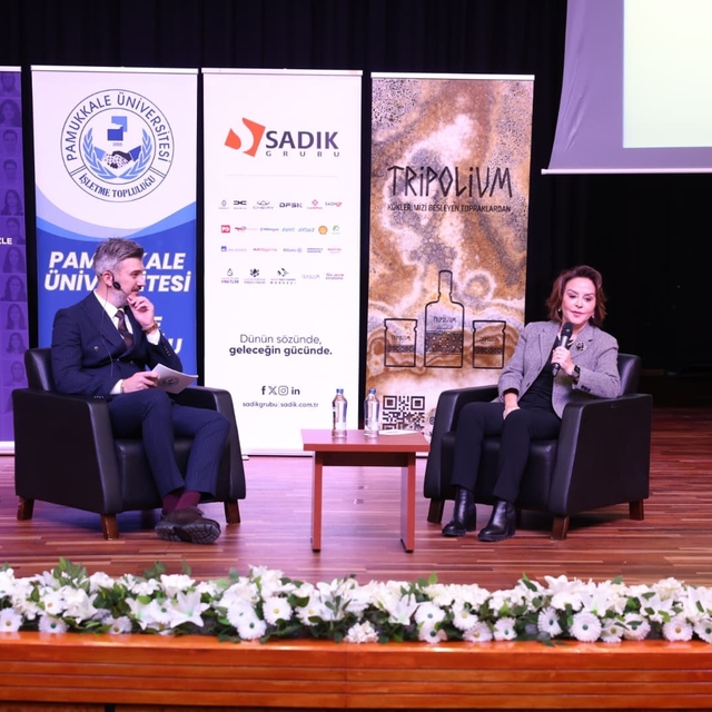 11. Girişimcilik ve Liderlik Programı iş dünyasının profesyonellerini gençl...