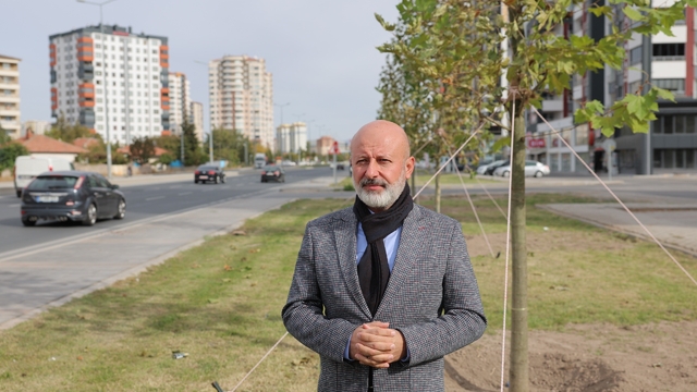 Başkan Çolakbayrakdar: "Yeşil alanda dünya standartlarını üçe katlıyoruz"
Kocasinan, 11 yılda 1 milyon 67 bin ağaç dikerek geleceğe nefes, şehre oksijen kaynağı oldu