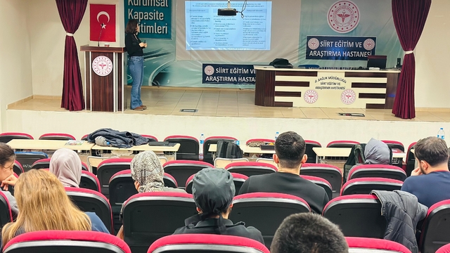 Siirt'te enfeksiyon kontrol önlemleri eğitimi düzenlendi