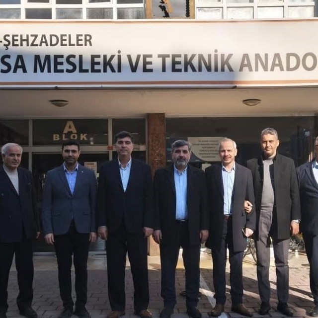 Eğitimcilerin sesi Şehzadeler'de yükseldi