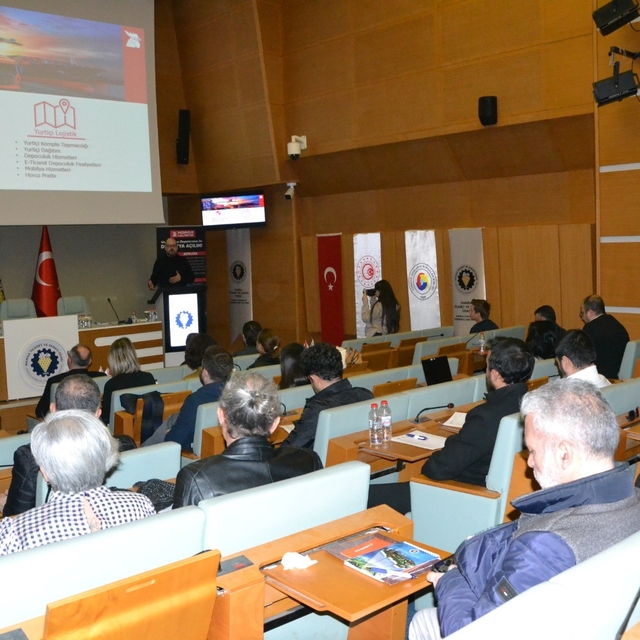 Manisa'da firmalara e-ihracatla küresel pazarlara açılma anlatıldı