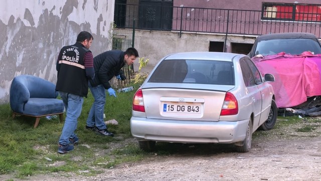 Bursa'da emanet ettiği aracı, kurşunlandığını görünce şok geçirdi