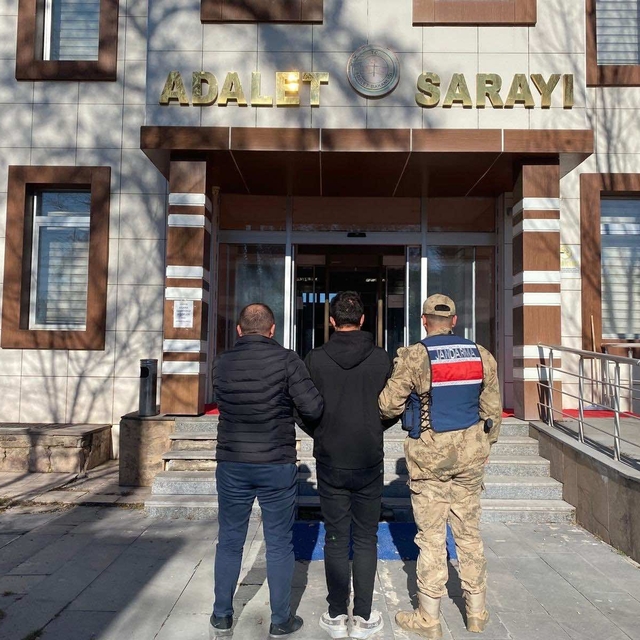 Malazgirt'te aranan şahıs jandarma tarafından yakalandı