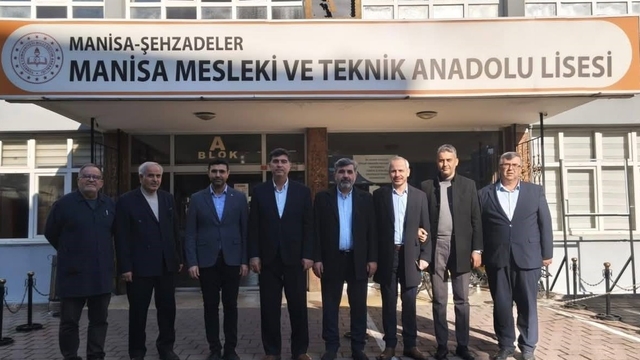 Eğitimcilerin sesi Şehzadeler'de yükseldi