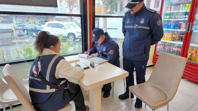 Büyükşehir zabıtası, şehrin huzuru ve düzeni için denetimlerine devam ediyor
