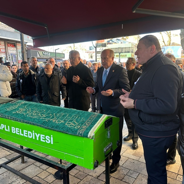 Alaplı Belediye Başkanı Tekin'nin annesi son yolculuğuna uğurlandı