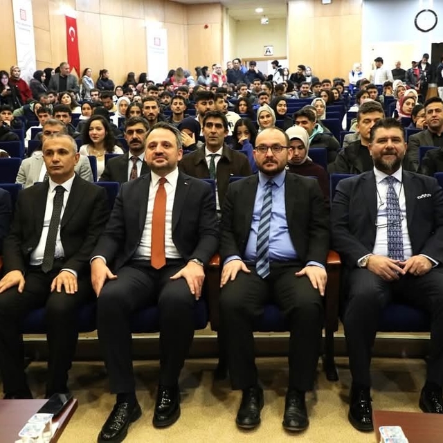 Bakan Yardımcısı Eminoğlu: "81 ilin tamamında gençlik ve spor tesislerimiz...