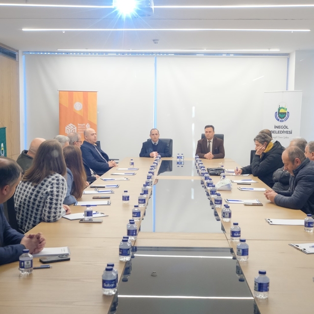 Mobilya öğretmenlerine "Mobilya üretiminde atık yönetimi" eğitimi düzenlend...