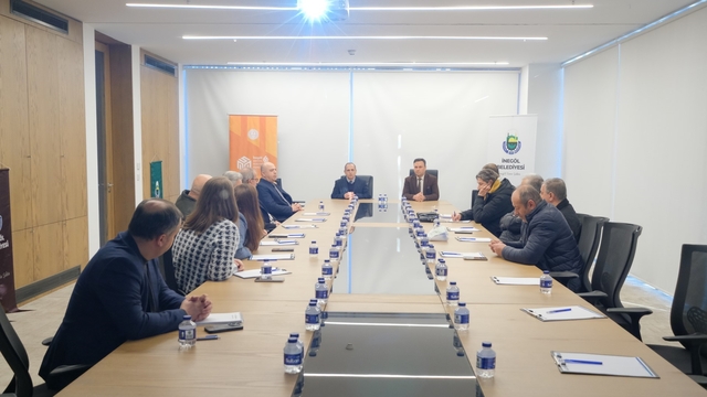 Mobilya öğretmenlerine "Mobilya üretiminde atık yönetimi" eğitimi düzenlendi