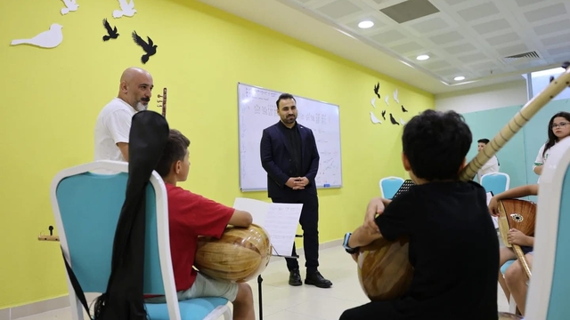 Vezirköprü'de çocuklar için bağlama kursu açıldı