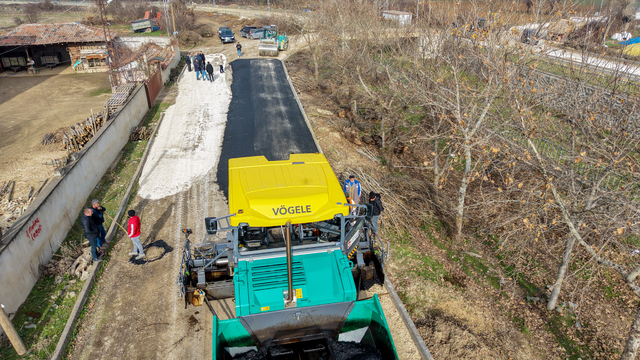 Taşköprü'de sıcak asfalt çalışması başladı