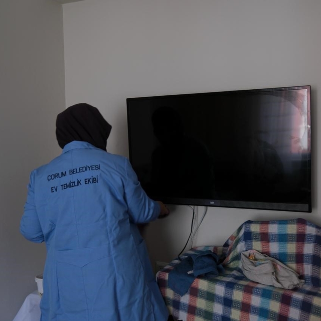 Çorum Belediyesi bu yıl 222 aileye ev temizliği hizmeti sundu