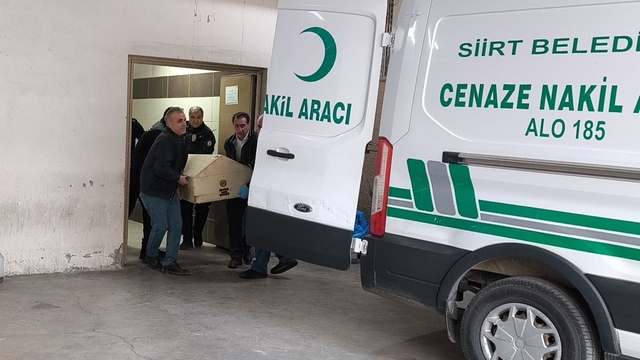 GÜNCELLEME - Siirt'te bir kadın evinde bıçaklanarak öldürüldü
