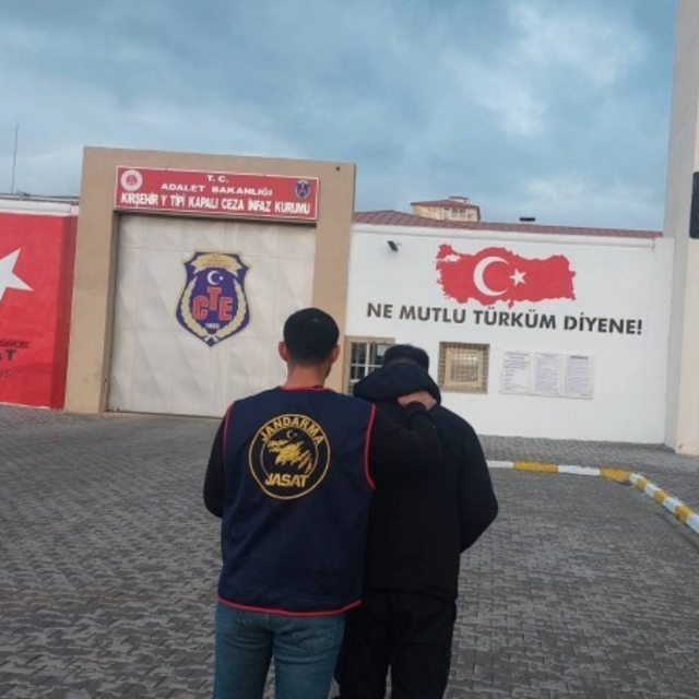Aranan şahıs JASAT ekiplerine yakalandı