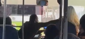 Otobüs şoförü ile kadın yolcunun kavgası kamerada