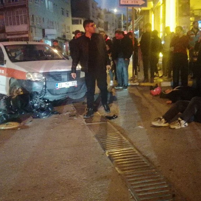 Isparta'da otomobille motosiklet çarpıştı: 2 yaralı