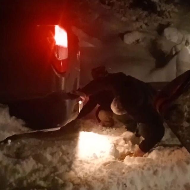 Yaylada mahsur kalan vatandaşların belediye ekipleri kurtardı