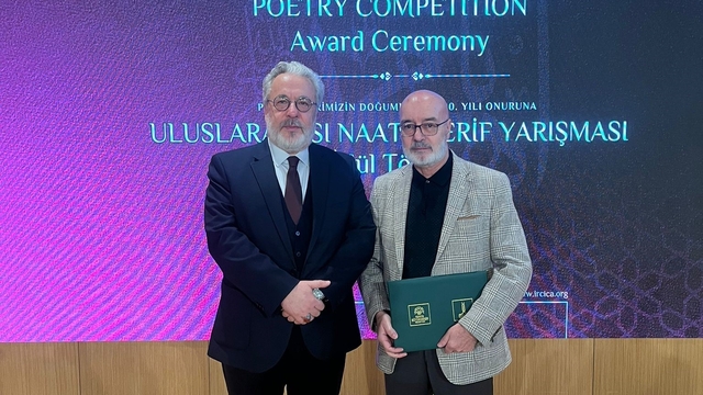 Yaşar Bayar'a anlamlı ödül
'Uluslararası Naat-ı Şerif yarışmasında ödüller sahiplerini buldu