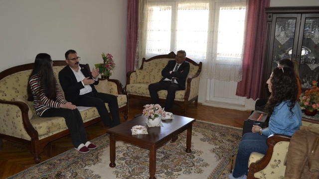 Sultanhisar'da 'Misafirim Kaymakamım' projesi Salavatlı ve Atça'da devam etti