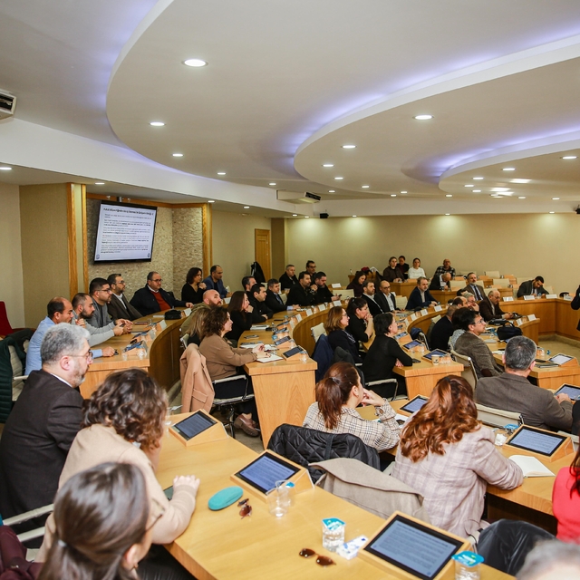 ADÜ'de hizmet içi eğitim programları düzenlendi