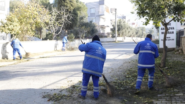 Çine'de sahaya inen ekipler temizlik ve bakım çalışması yaptı