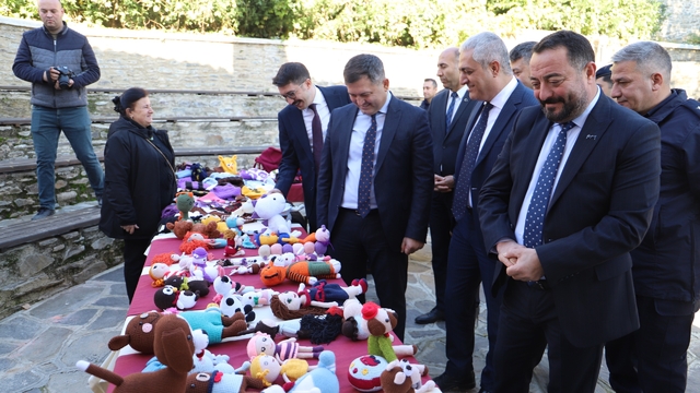 Ödemiş'te tutuklu ve hükümlülerin yaptığı ürünler sergilendi