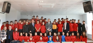 Akçaabat Belediye Başkanı Ekim, İbrahim Erdemoğlu Spor Lisesi öğrencileriyle buluştu