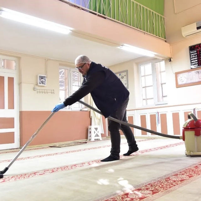 Başkan Kaya: "Camilerimizde huzurlu ibadet ortamı oluşturuyoruz"