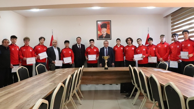 Bilecik'te genç basketbolculardan il birinciliği