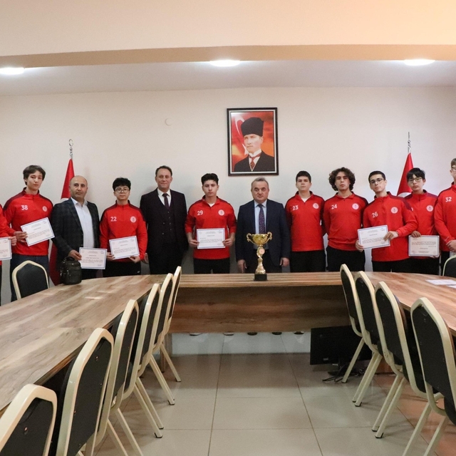 Bilecik'te genç basketbolculardan il birinciliği