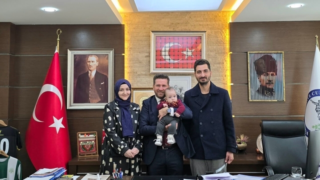 Başkanı Tatık makamında SMA hastası Kerem bebeği ağırladı