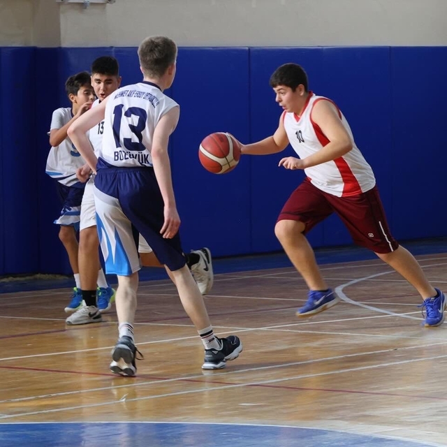 Bilecik'te yıldız basketbol heyecanı sürüyor